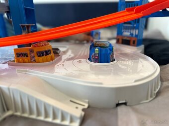 🦍🚗  Hot Wheels Garáž s Gorilou – Ultimate Garage 🚗🦍 - 6