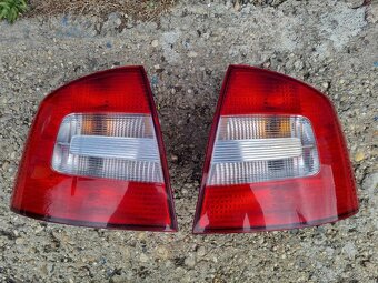 PREDAM ZADNE SVETLA SKODA OCTAVIA 2 sedan aj combi - 6