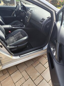 Toyota Avensis Combi Avensis kombi 2.0l D-4D Business+ 93kW/ - 6