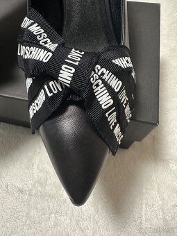 Kožené lodičky s mašľou zn. Love Moschino originál - 6
