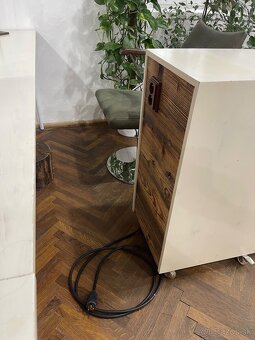 Kadernícky stolík na kolieskach – kartáčované drevo, 4× kusy - 6