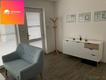 Na prenájom reprezentatívne priestory v centre Trnavy - 6