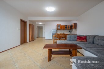 Na predaj - 3-izbový byt priamo v centre Liptovského Mikuláš - 6