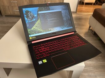 Herný Acer Nitro 5 s 15,6"Fhd lcd,i5,12gb ram,SSD+HDD,MX150 - 6