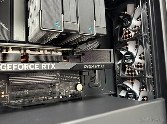 Ryzen 7 7800X3D\32GB\RTX 4070\SSD\1000W Zdroj - 6