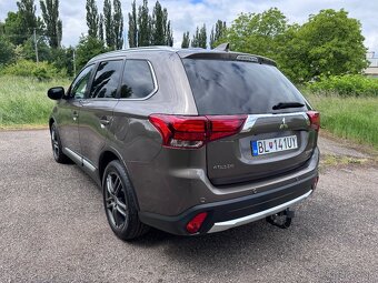 Mitsubishi Outlander 2.2 DI-D 4x4 Automat. 7 miestne. - 6