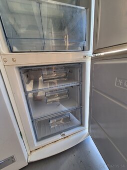 Na predaj: Chladnička s mrazničkou AEG – 100 €
- 6