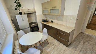Štýlový 3-izbový byt na Puškinovej ulici v HE, na prenájom. - 6