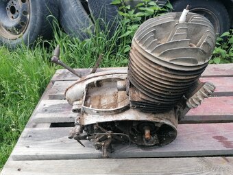 Motor na Jawa 250 perák - 6