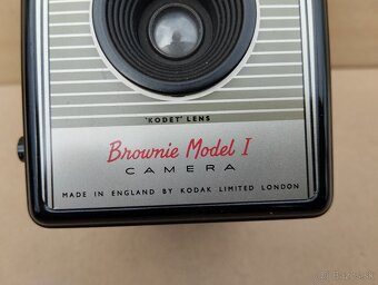 Fotoaparát Kodak Brownie + pouzdro - 6