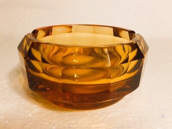 Brúsené popolníky, brúsený popolník - 6