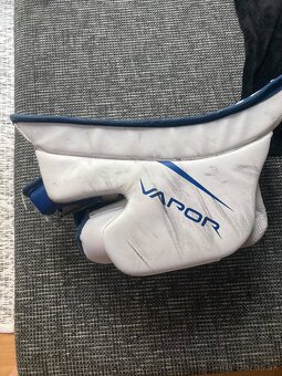 Lapačka a vyrážačka Bauer Vapor x700 - 6