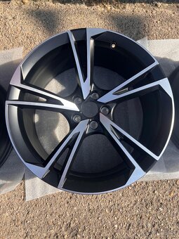 Predám disky originál Audi A5/S5 R20 8W0071490A - 6