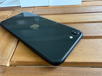 APPLE iPhone SE (2020) 64GB Black Používaný - 6