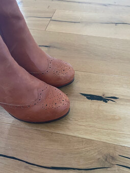 Predám štýlové celokožené topánky Tommy Hilfiger,velkost 40 - 6