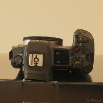 Canon Eos R - 6