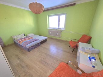 PREDAJ poschodový dom v obci Pastovce s pekným pozemkom - 6