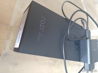 Vymenim krásnu a plne funkčnú Motorolo Razr 40 Ultra 8/266GB - 6