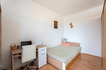 NA PREDAJ 1-izbový byt s dvomi balkónmi na Piešťanskej ulici - 6