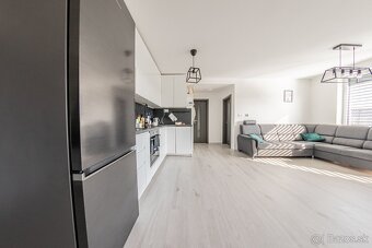 2 izbový byt s balkónom na PREDAJ - Košúty - 6