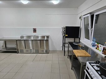 Na odstupenie: kompletne zariadená pizzeria - 6