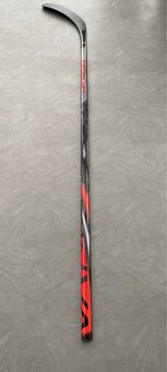✅BAUER VAPOR FLYLITE INT RIGHT/PRAVACKA_flex 65 zahnutie P92 - 6