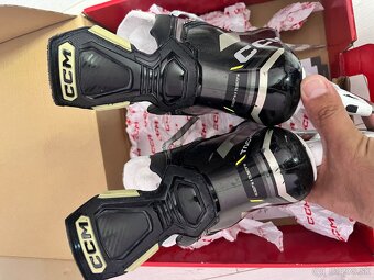 CCM TACKS AS- 580 VEĽKOSŤ 38 SUPER STAV - 6