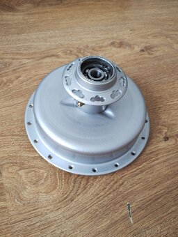 Predám krásny stred kolesa Jawa pérák 250 Janeček 150mm - 6