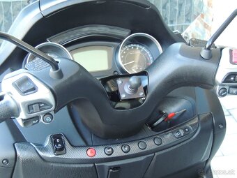 PIAGGIO MP3 500 HPE 2021 ABS ASR SPIATOČKA ,,B" vodičák - 6