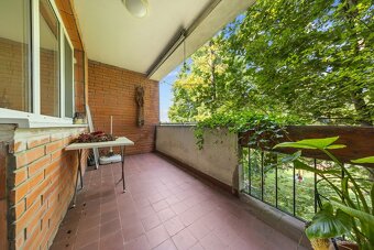 Predaj priestranný 4 izb. byt s garážou vo výbornej lokalite - 6