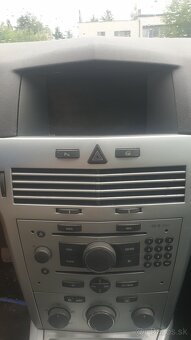 Opel Astra H Caravan 1.7cdti. 90kw. 2009 - 6