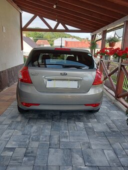 Predám Kia Ceed 1.4, r. v. 2010 - 6
