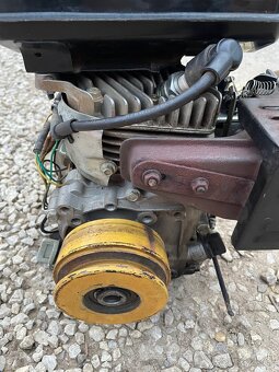 Predám štvortaktný motor 2,5hp - 6