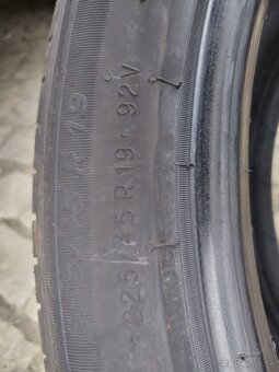 225/45/19 letní pneu MICHELIN 225/45 R19 - 6