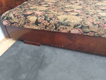 Predám set postel, 2x kreslo a 2x taburet - 6