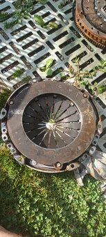 Predám spojkovu sadu na peugeot 306 2.0hdi - 6
