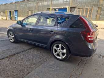 Predám Kia Cee´d 2.0 CRDi 103 KW SPORT r.v.11/2010 - 6
