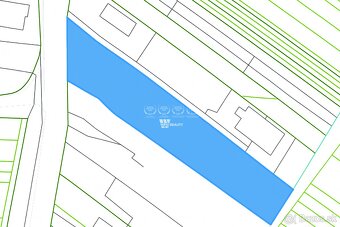 Stavebný pozemok o rozlohe 2 176 m² s rodinným domom v cene - 6