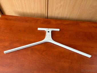 Len stojan na televízor SAMSUNG UHD TV 7 Series UE43RU7412U - 6