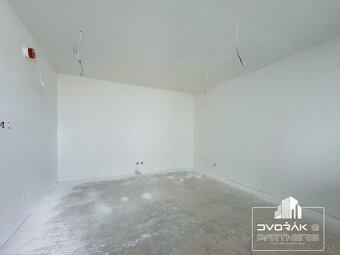 Byty na Hornej - Podkrovný 3-izbový byt v centre Banskej By - 6
