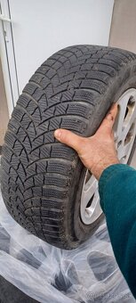 Elektroni so zimnymi gumami R16 5x114,3 - 6