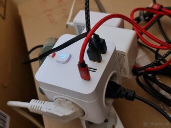 7v1 Zásuvka - roztrojka/kocka 3 výstupy + 4x USB - 6
