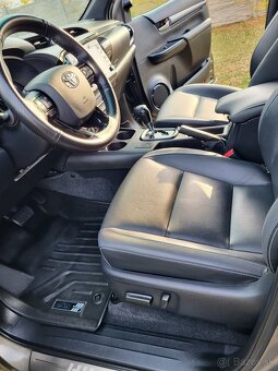 Toyota Hilux 2.8 D-4D Invincible 4x4 A/T, odpočet DPH - 6