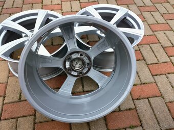 Volvo, Ford 5x108 r18 - 6