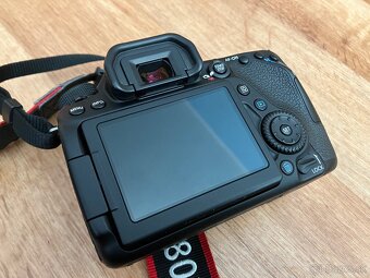 Canon EOS 80d + 17-55 f/2.8 - 6