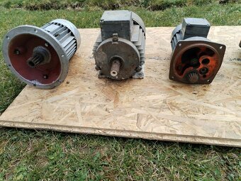 predám elektromotory uhlove prevodovky - 6