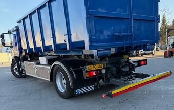 IVECO EUROCARGO 180E30 hakový naťahovák s hydraulickou rukou - 6