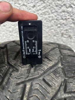 Predám zimné gumy 225/40r18 - 6