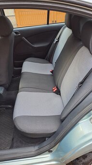 škoda octavia tour 1.6 Benzin (2009) - 6