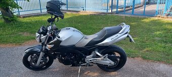 Suzuki Gsr 600 - 6